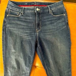 WHBM The Skinny crop 12. I’m 5’3 and they hit at my ankles. Good stretch